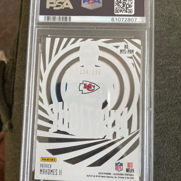 Patrick Mahomes - Picture 1 of 2